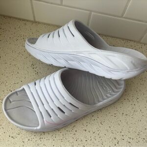 Hoka recovery slides women’s size 11 in white